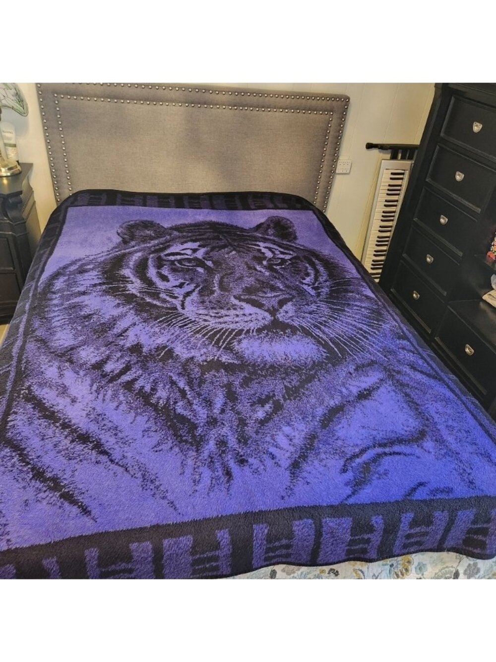Plush Tiger Purple Black Reversible Blanket Double Size Vintage 1990s man cave - Picture 4 of 7